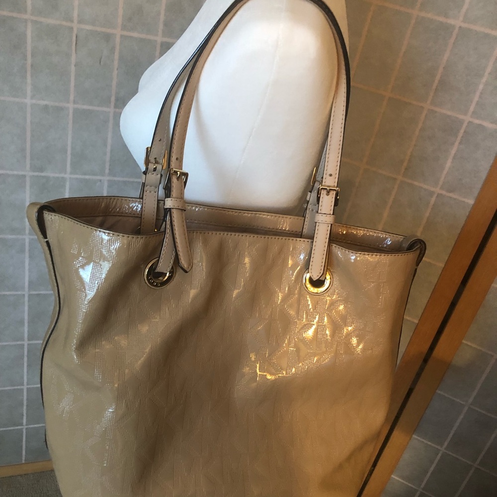 Handbag - Picture 2 of 5